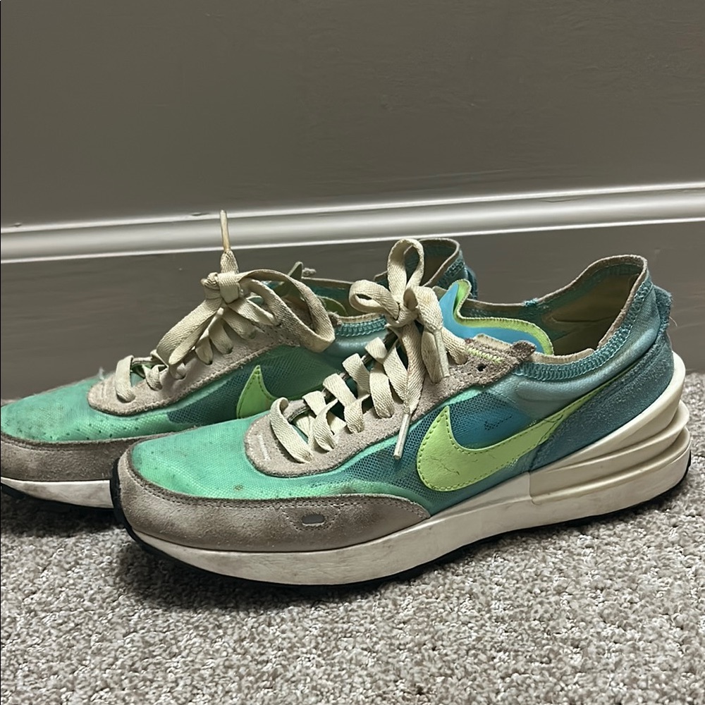 Nike Teal and Beige Running Shoes